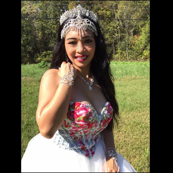 Meet your Posher, Lotus - Picture 7 of 8